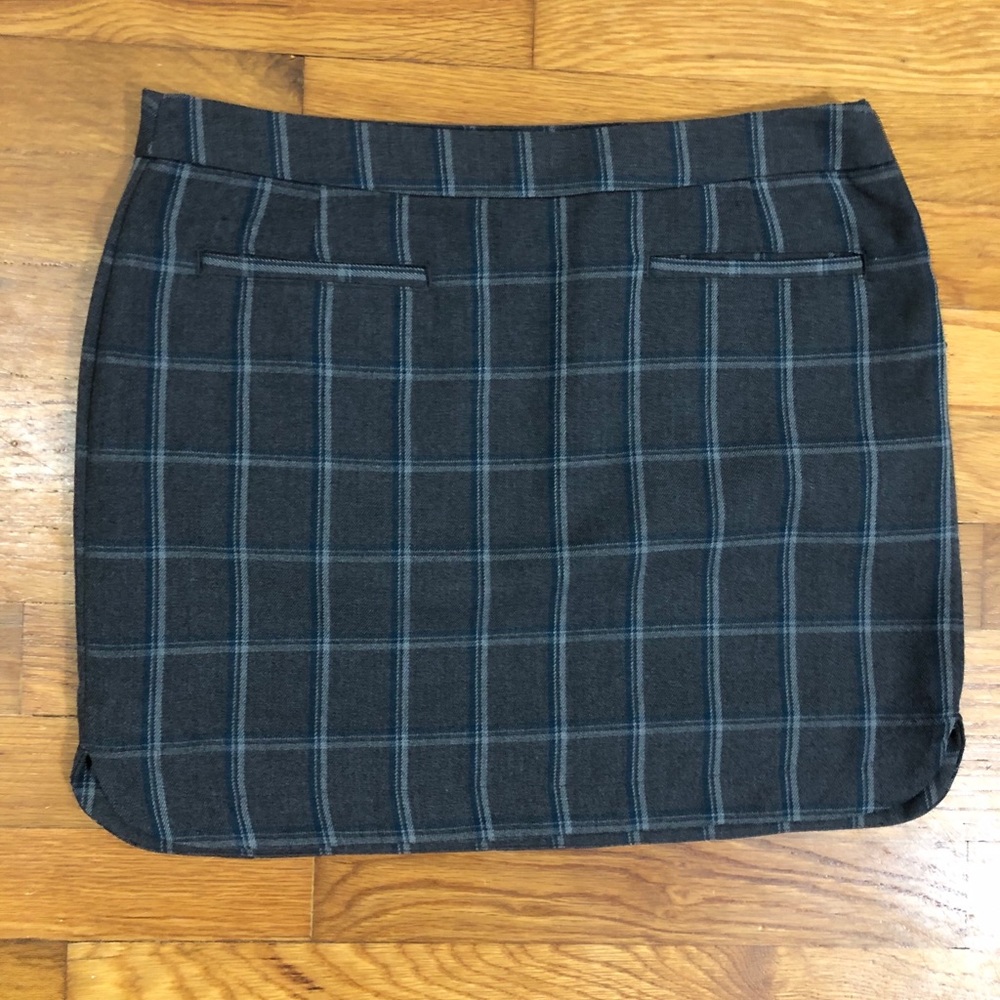Gap skirt